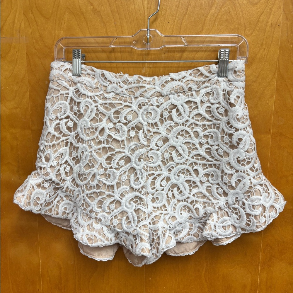 DO+BE Cream and White Lace Shorts and Top set - Picture 7 of 13